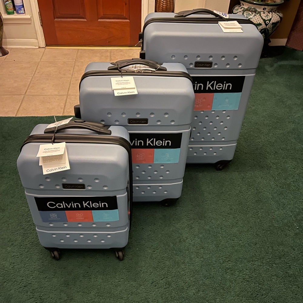 Limited Edition Calvin Klein 3 Piece Luggage Suitcase Set - compare to AWAY